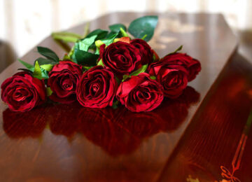funeral-roses